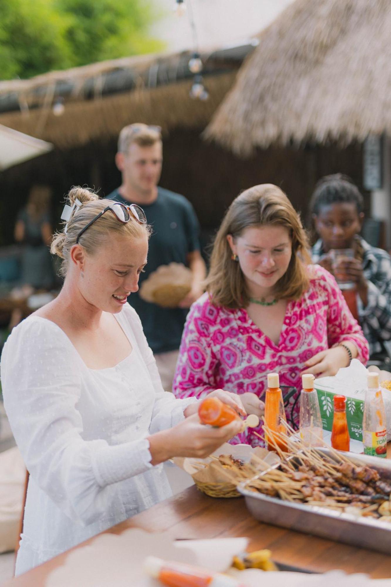 What The Duck Backpackers Canggu Exterior foto